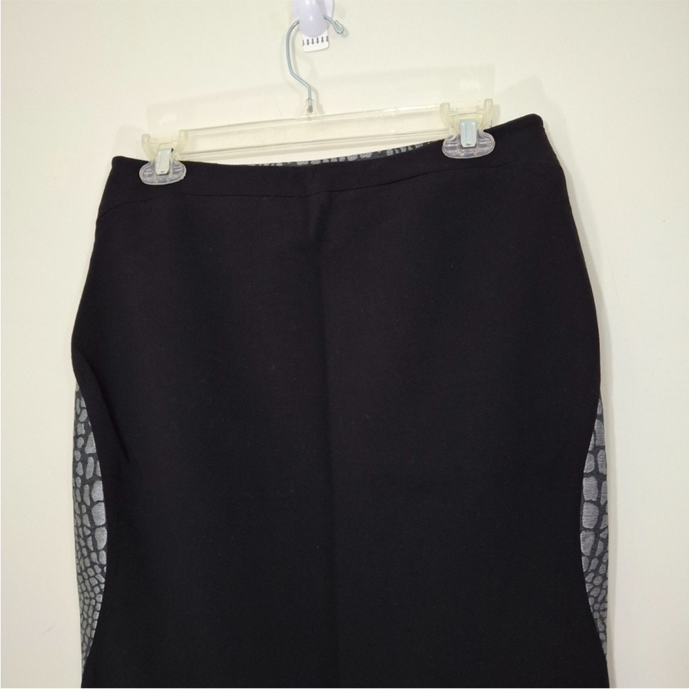 Diane Von Furstenburg Emma Jacquard
Leopard Print Pencil Skirt Size 10 - Picture 6 of 6